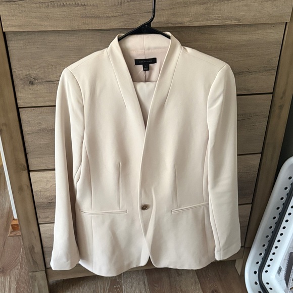 Ann Taylor Jackets & Blazers - Ann Taylor Women’s  Cream Suit set